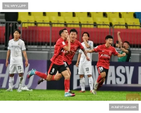 成都蓉城变阵四后卫攻击体系 阿洛伊西高位压迫战术初显成效